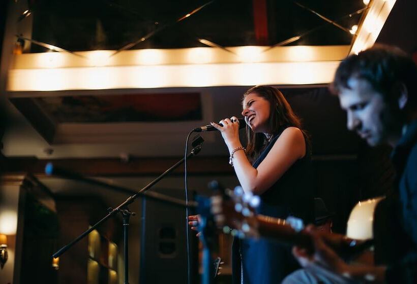 منتجع Tsarstvo Korolevstvo