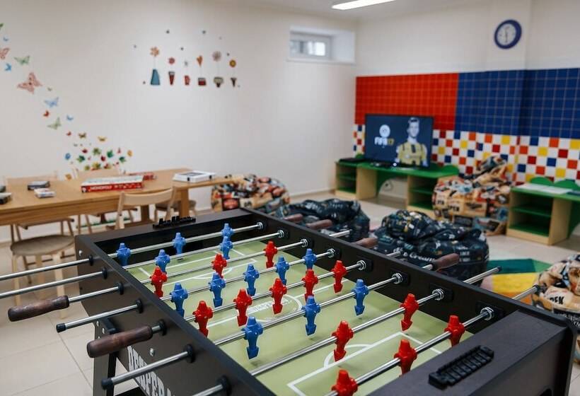 منتجع Tsarstvo Korolevstvo