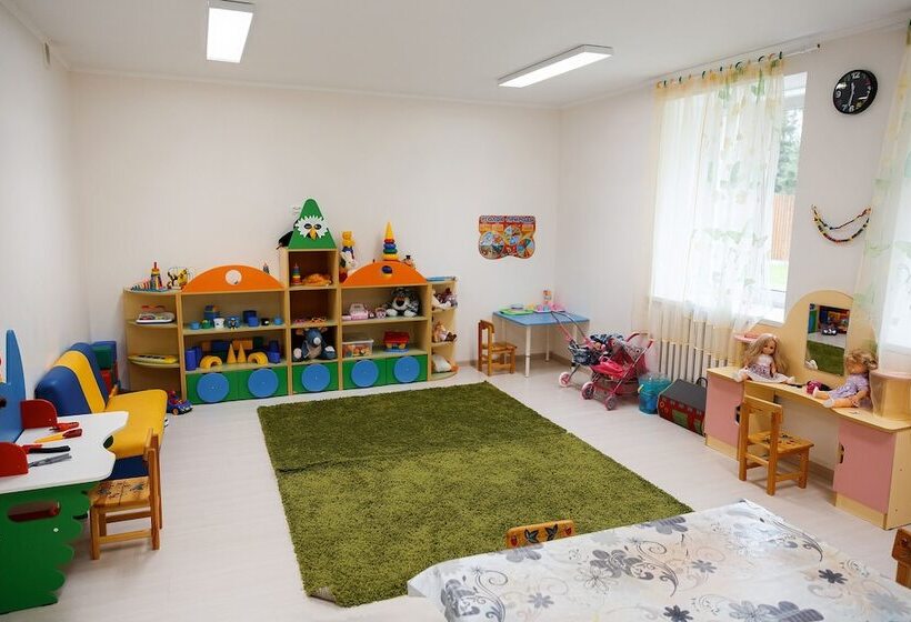 منتجع Tsarstvo Korolevstvo