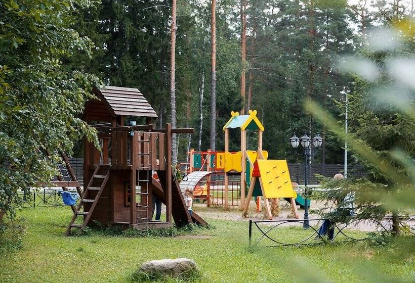 منتجع Tsarstvo Korolevstvo