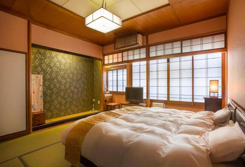 ريوكان Kinosaki Onsen Hanakouji Saigetsu