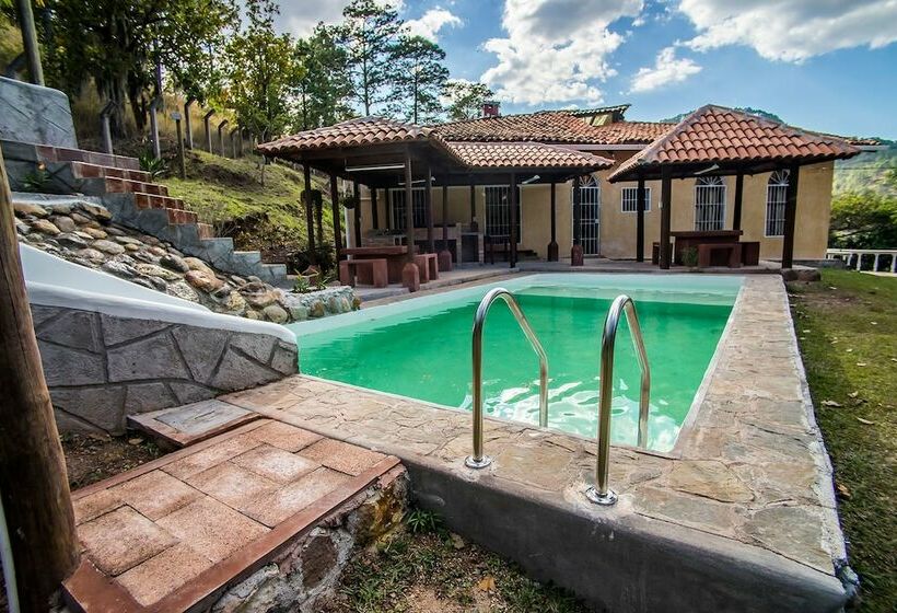 تختخواب و صبحانه Eco Hotel Shangrila