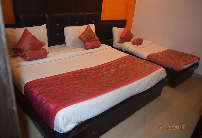 Bed and Breakfast Trishul By T And M Hotels