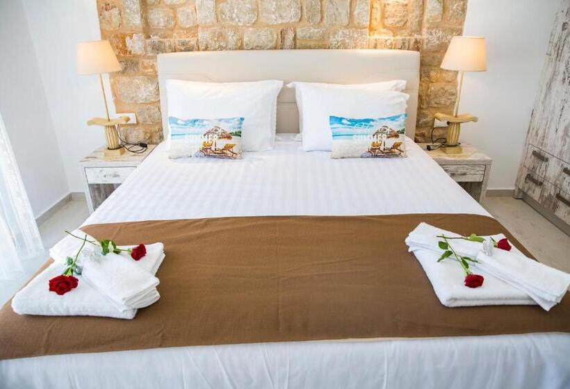 Haraki Stone Apartments