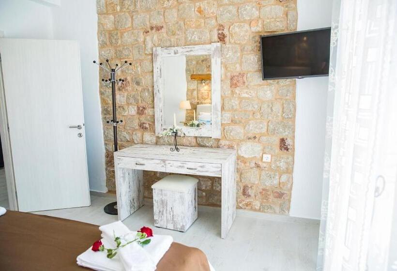 Haraki Stone Apartments