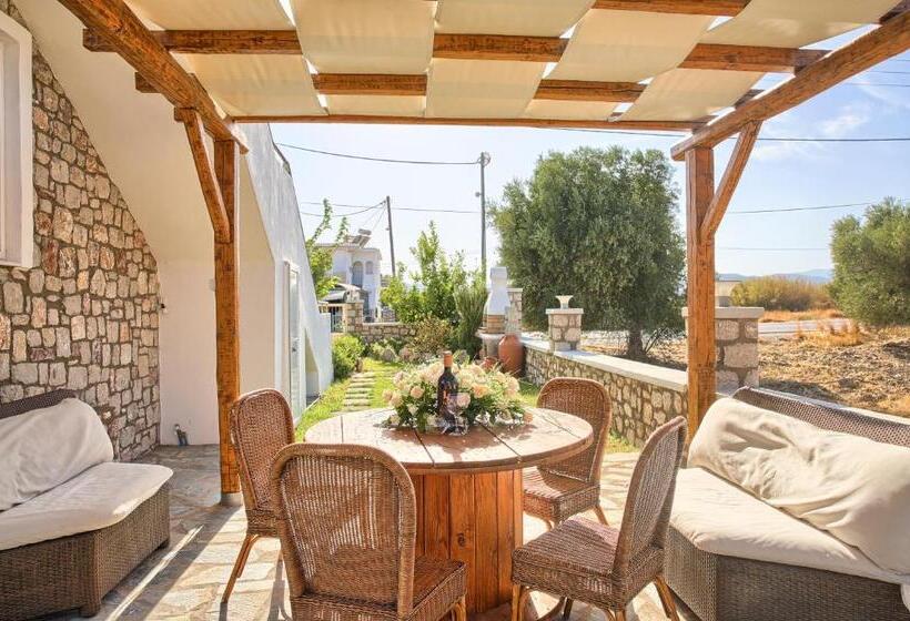 Haraki Stone Apartments