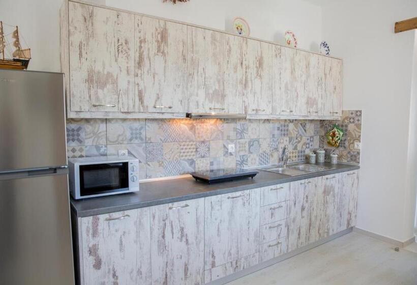 Haraki Stone Apartments