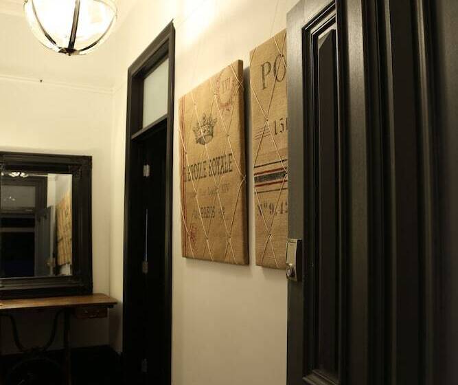 Hollidge House 5 Star Luxury Apartments