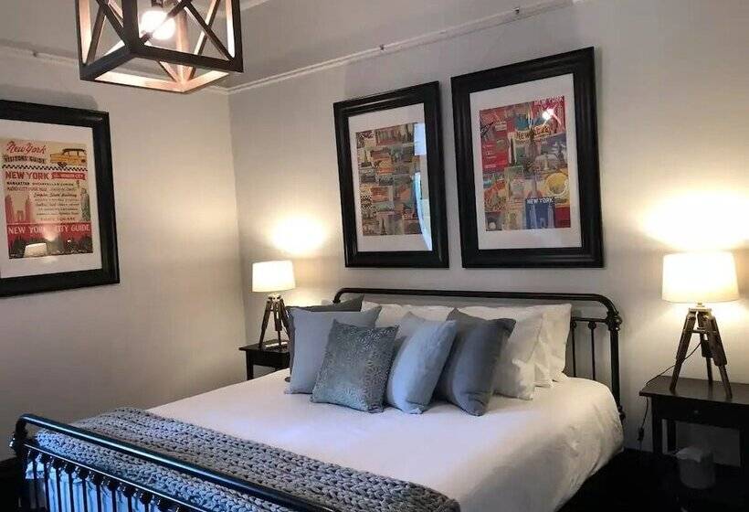 Hollidge House 5 Star Luxury Apartments