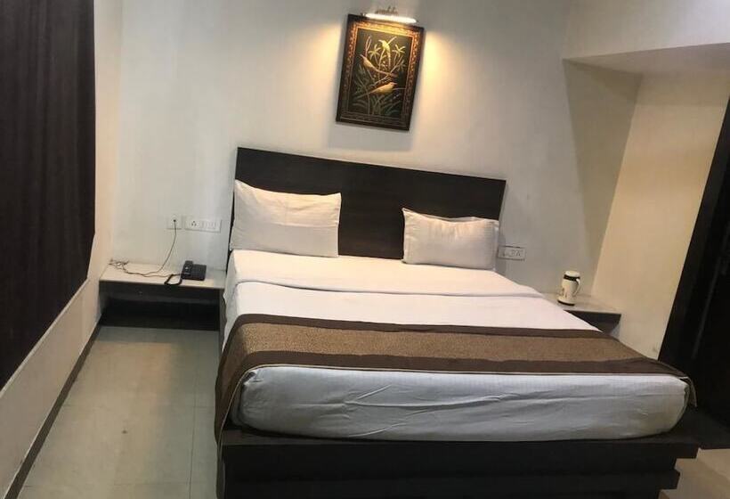 בית מלון כפרי Avalon Taj