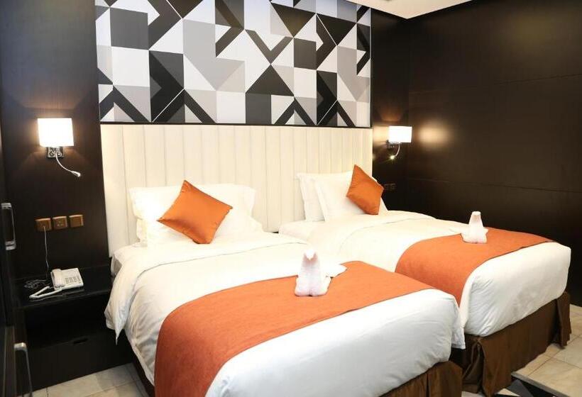 Отель Bayat Suites