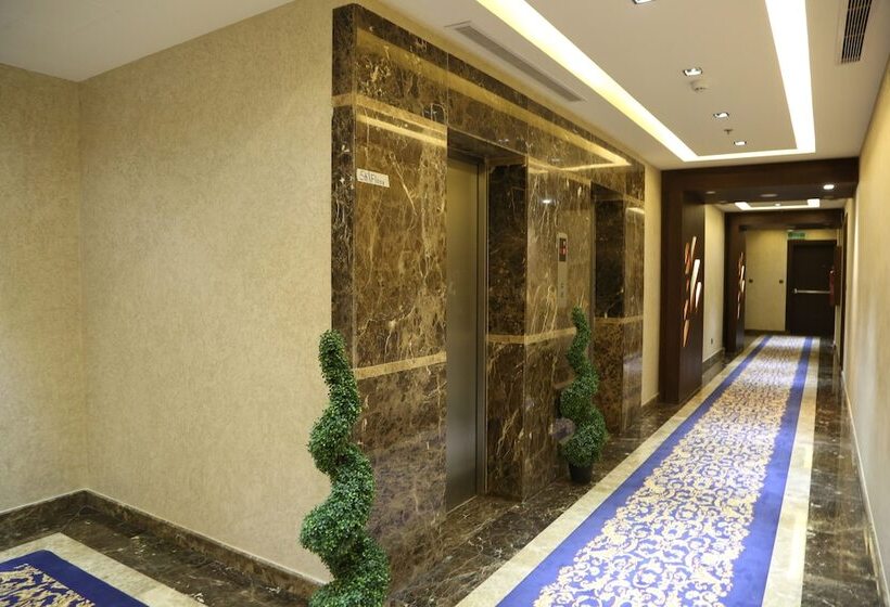 Отель Bayat Suites