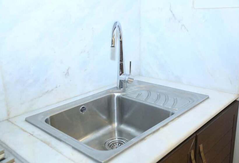 Отель Bayat Suites