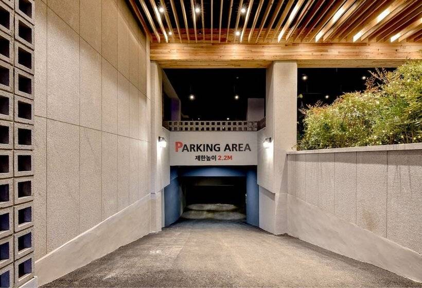 هتل Blanc Business