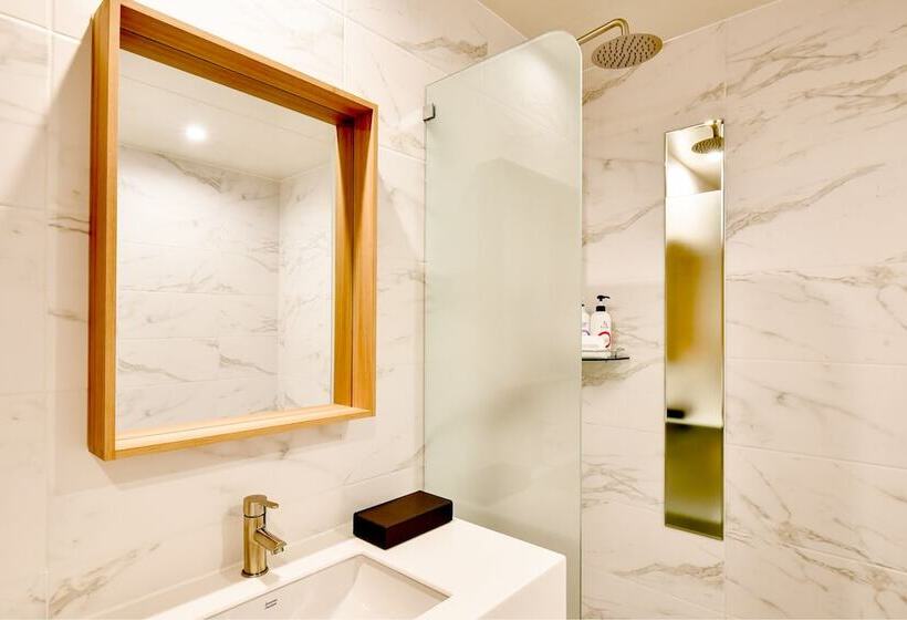 هتل Blanc Business