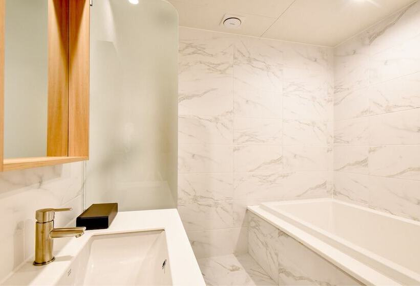 هتل Blanc Business