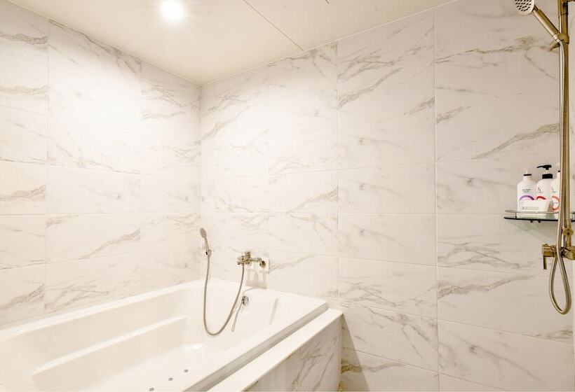 هتل Blanc Business