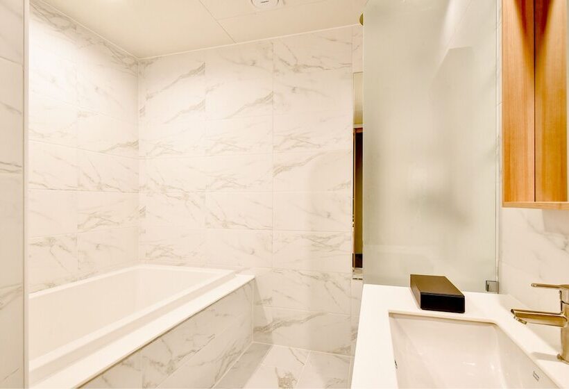 هتل Blanc Business