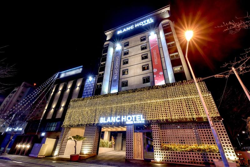 هتل Blanc Business
