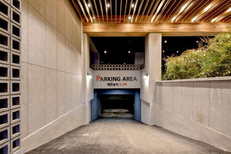 هتل Blanc Business