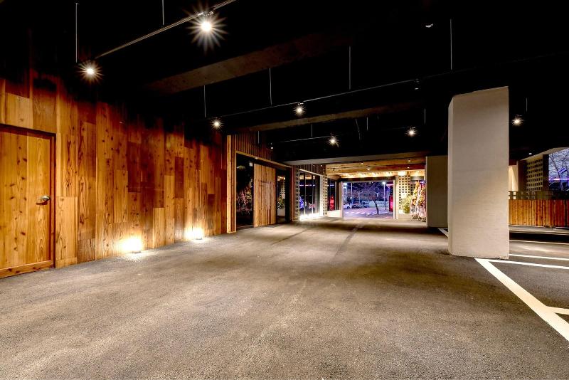 هتل Blanc Business