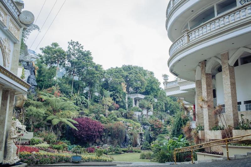 호텔 Grand Paradise  Lembang