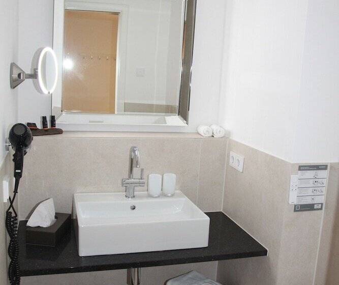 Отель Höll Am Main