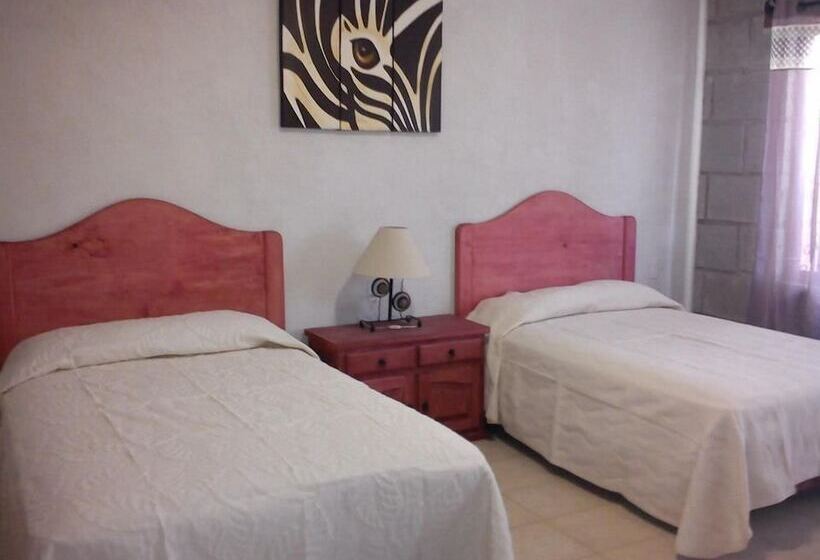 فندق Posada Y Bungalows La Capilla