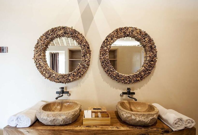 Отель La Crique Nature & Spa