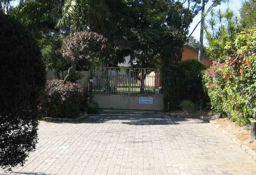 فندق Loerie Lodge Guest Houses