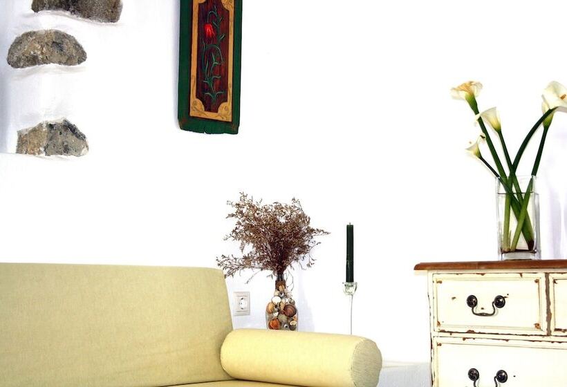 هتل Mariakis Luxury Studios