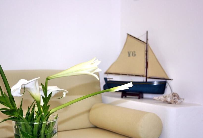 هتل Mariakis Luxury Studios