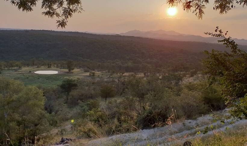 فندق Nyati Safari Lodge