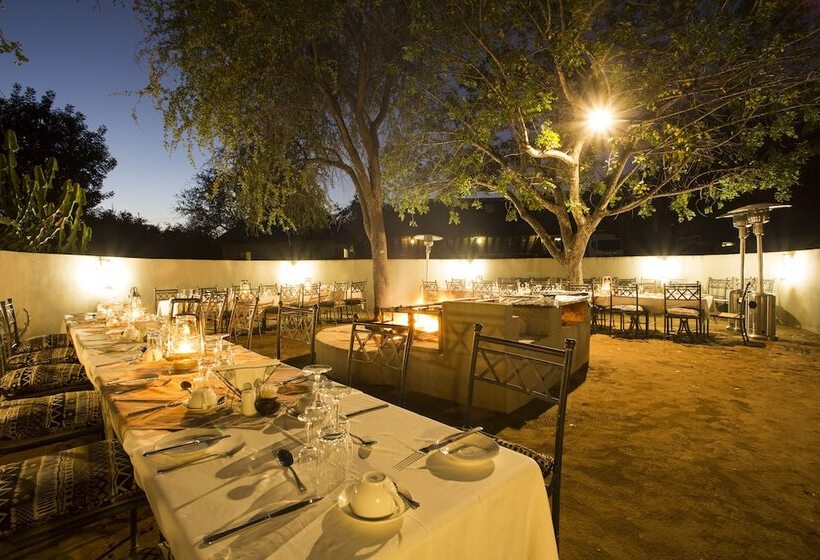 בית מלון כפרי Nyati Safari Lodge