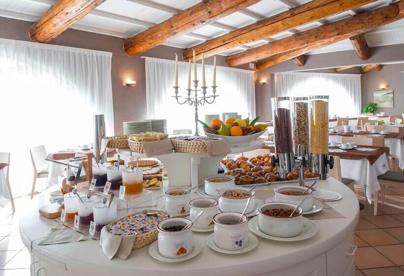 בית מלון כפרי Riva Del Sole