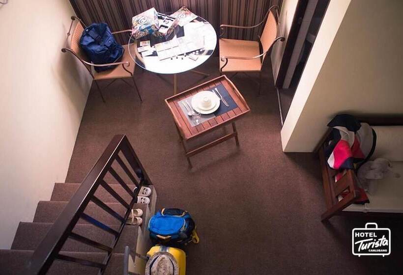 ホテル Turista Canlubang