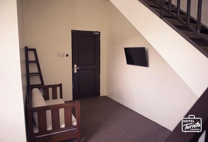 ホテル Turista Canlubang