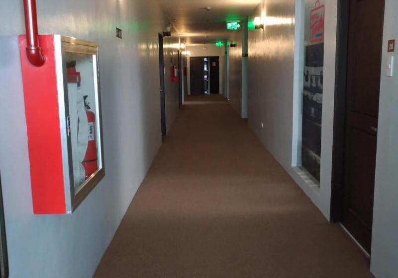 ホテル Turista Canlubang