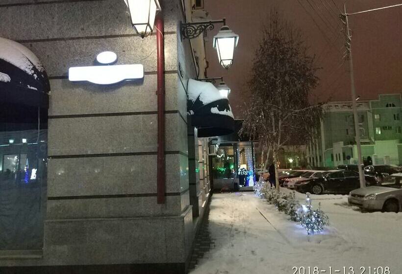 هتل Uyut On Prospekt Putina 19