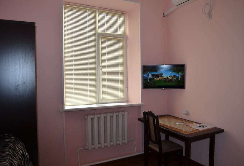 هتل Uyut On Prospekt Putina 19