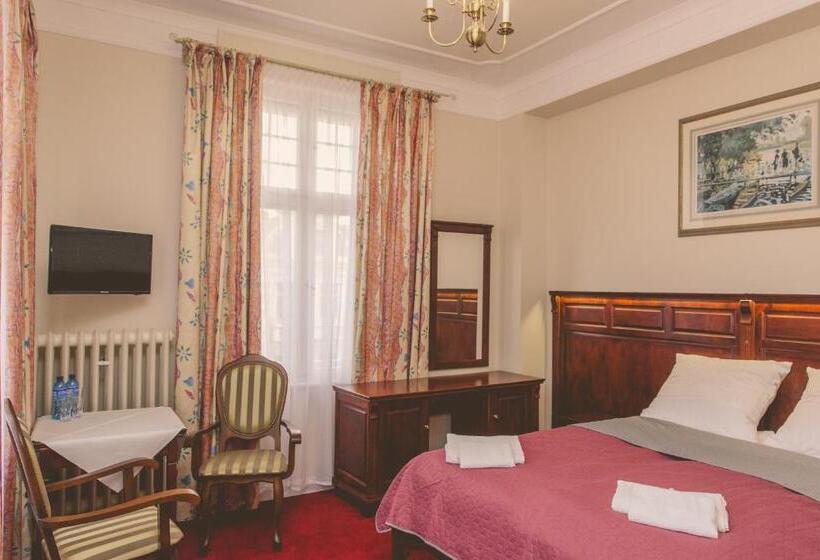 酒店 Willa Starosty