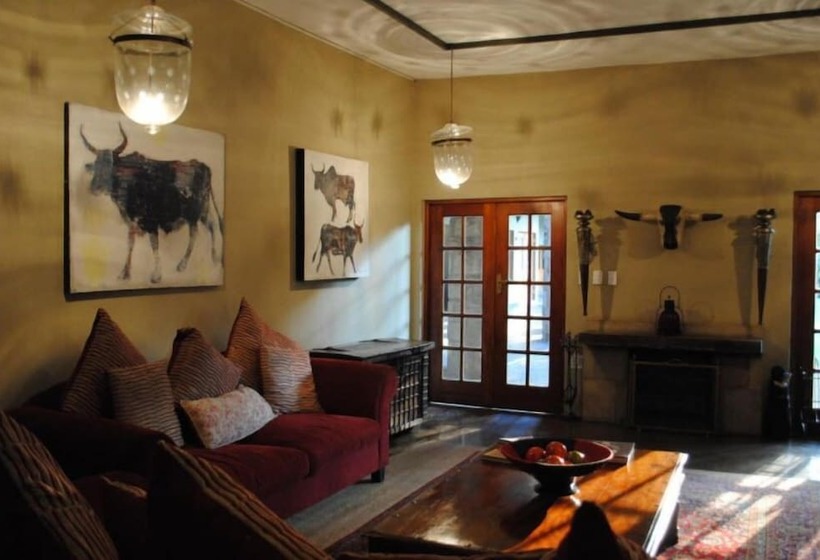 فندق Willows Boutique