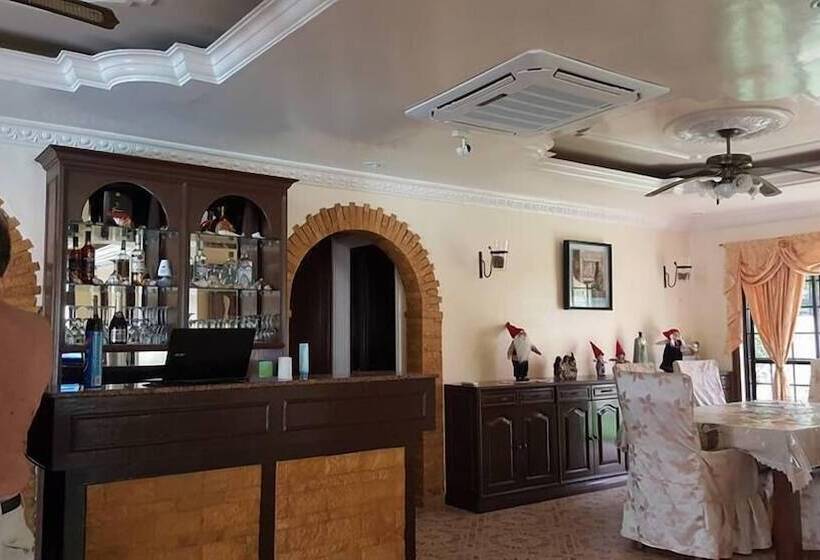 Kim Beatriz Compound