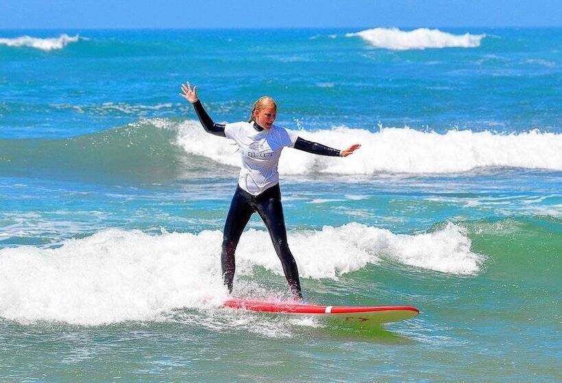 پانسیون Amar Hostel & Suites