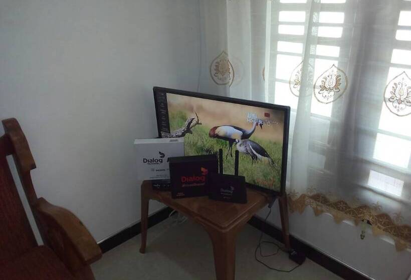 بنسيون Bay Hiriketiya