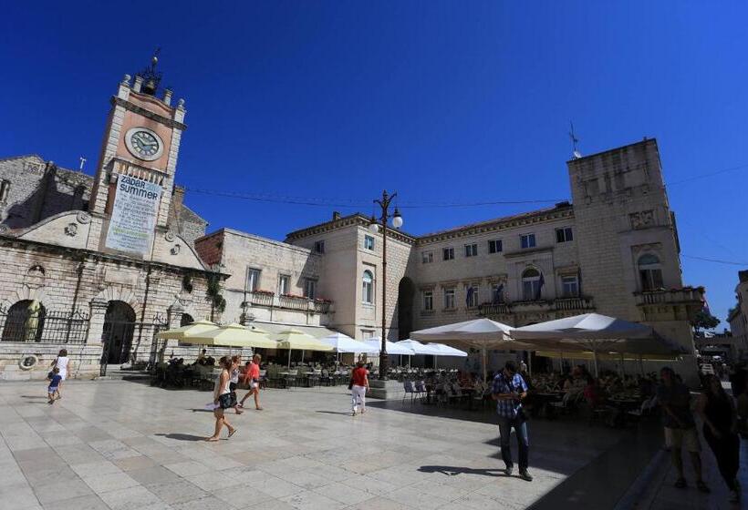 펜션 Central Square Guest House