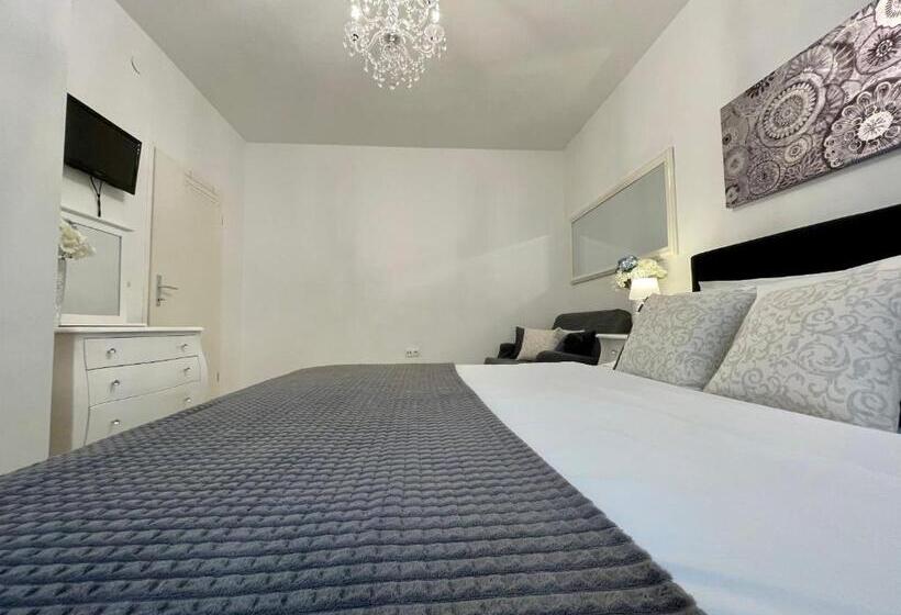 펜션 Central Square Guest House