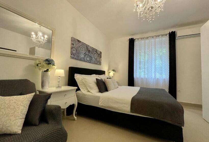 펜션 Central Square Guest House