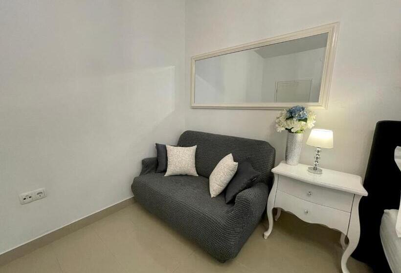 펜션 Central Square Guest House