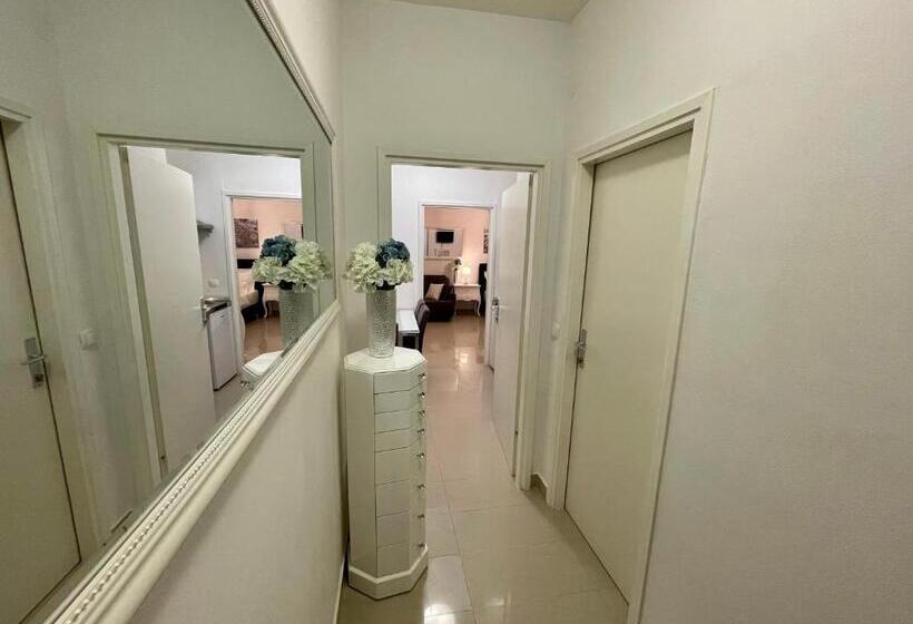 펜션 Central Square Guest House